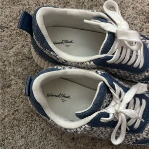 Universal Thread Navy and White Knit Sneakers